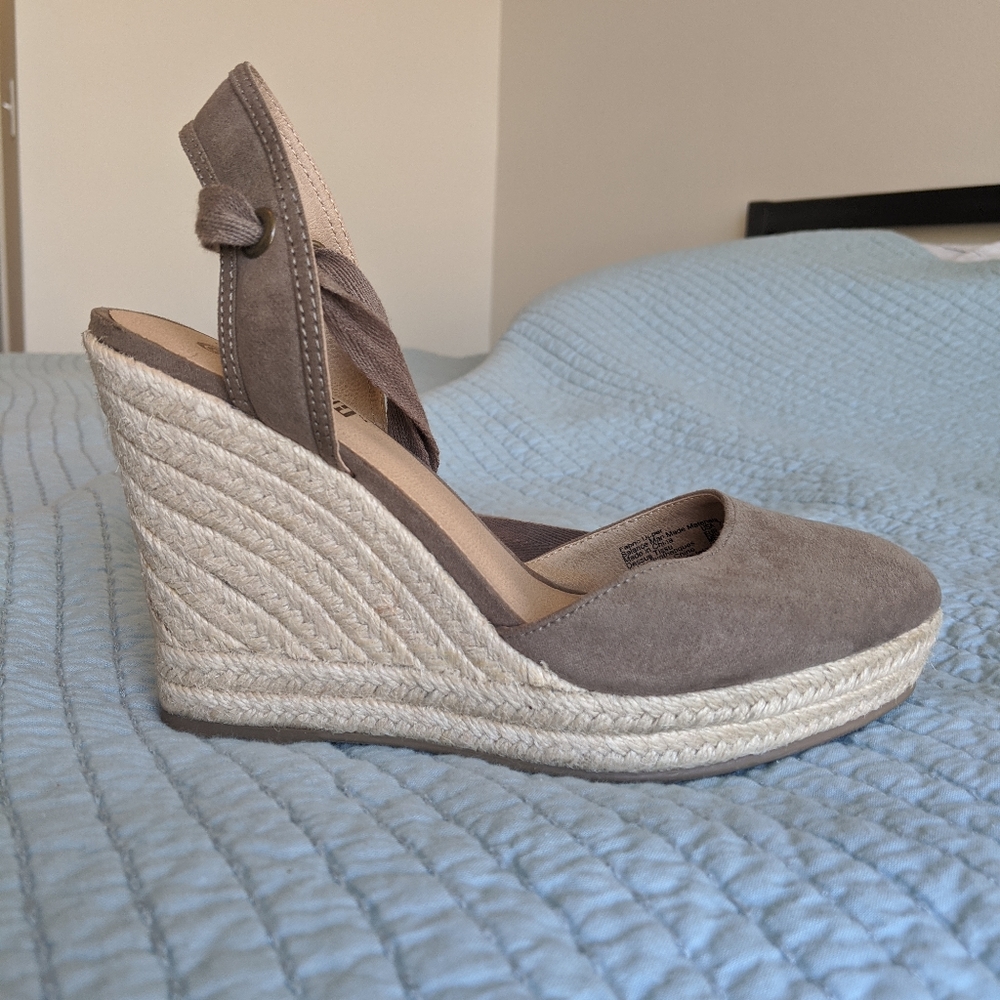 Army Green Wedges